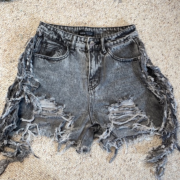 fringe denim shorts from shein - Picture 3 of 4